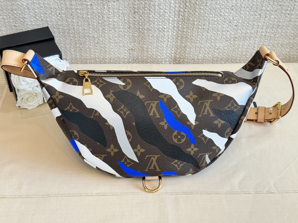 Lvxlol bumbag sale